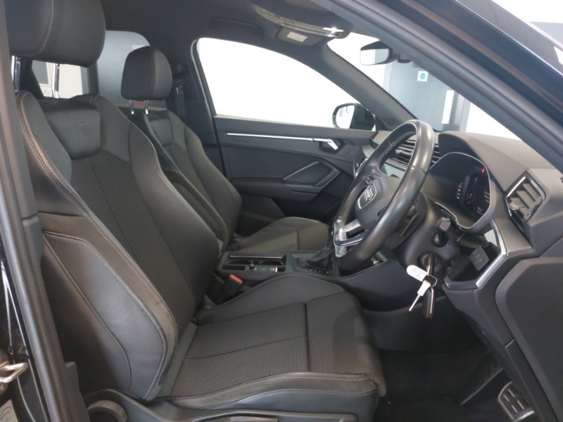 Audi Q3 35 Tfsi Black Edition S Tronic Black #6