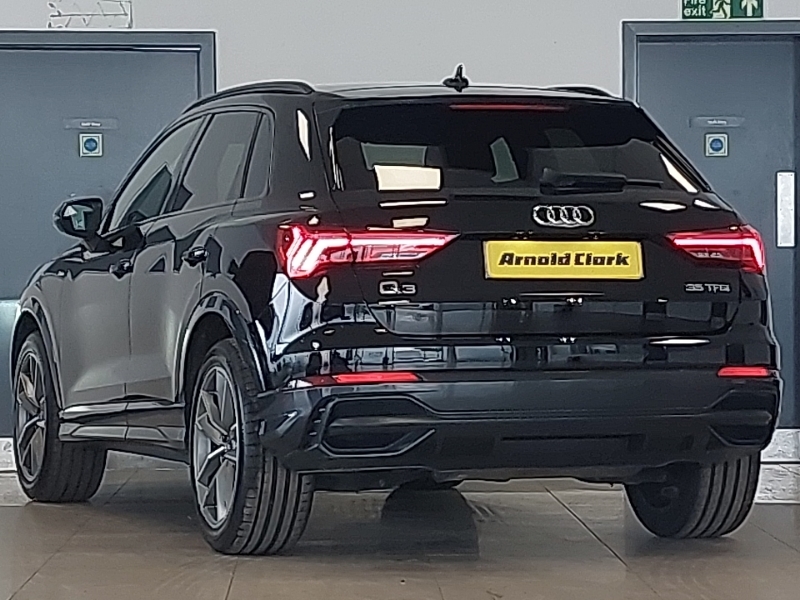Audi Q3 35 Tfsi Black Edition S Tronic Black #2