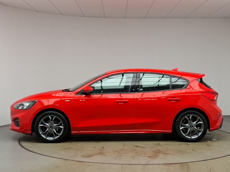 Ford Focus 1.0 Ecoboost 125 St-line Red #4