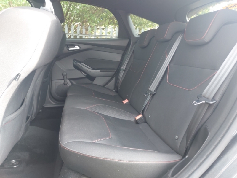 Ford Focus 1.5 Tdci 120 St-line Grey #6