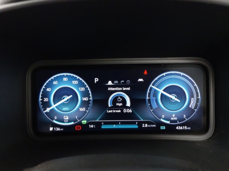 Hyundai Kona Kona Premium Ev White #10