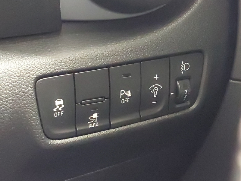 Hyundai Kona Kona Premium Ev White #19