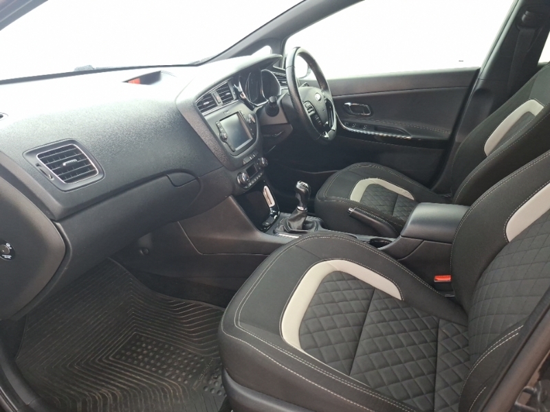 Kia Ceed 1.0T Gdi Isg Gt-line Black #4