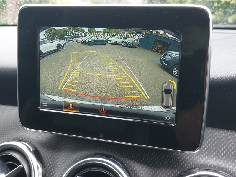 Mercedes-Benz GLA Class Gla 200 Amg Line  #9