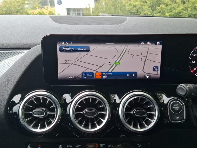 Mercedes-Benz GLA Class Gla 200 Sport Executive White #10