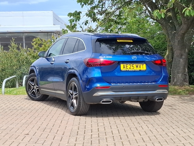 Mercedes-Benz GLA Class Gla 200 Amg Line Executive Blue #2