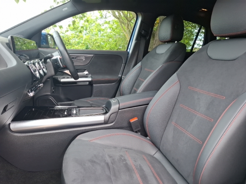 Mercedes-Benz GLA Class Gla 200 Amg Line Executive Blue #5