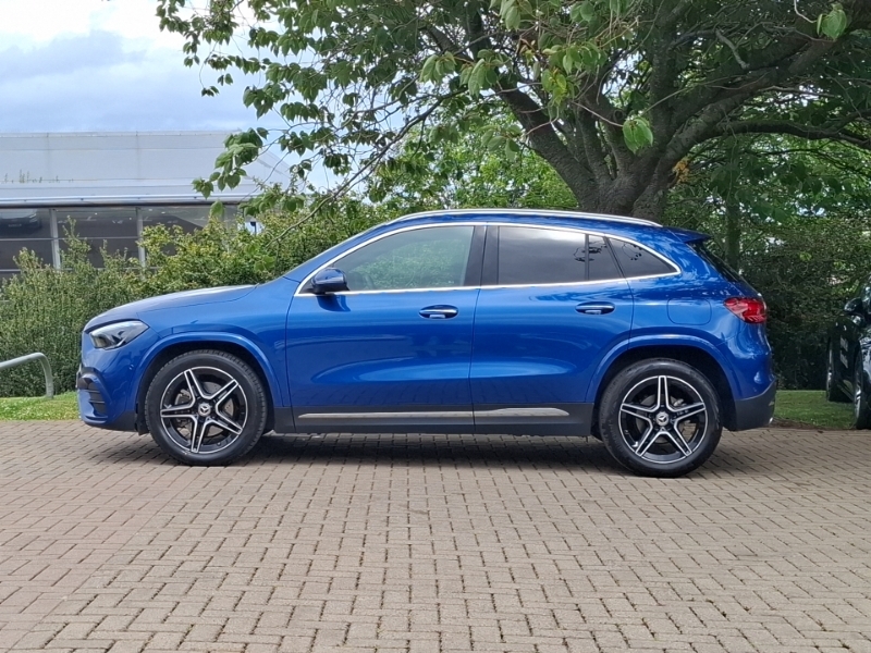 Mercedes-Benz GLA Class Gla 200 Amg Line Executive Blue #4