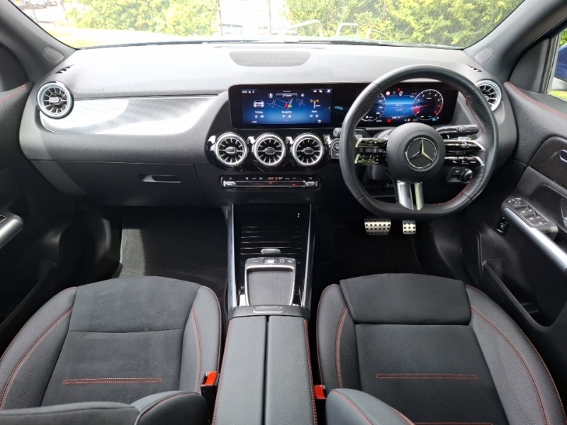 Mercedes-Benz GLA Class Gla 200 Amg Line Executive Blue #3