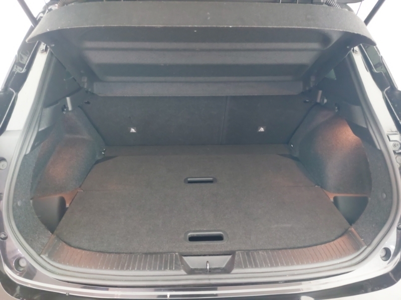 Nissan Qashqai Tekna Red #18