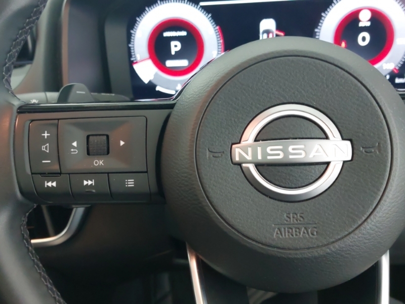 Nissan Qashqai Tekna Red #12