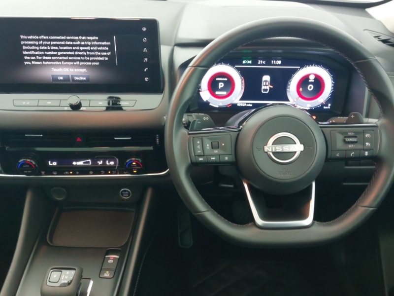 Nissan Qashqai Tekna Red #8