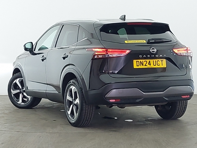 Nissan Qashqai 1.3 Dig-t Mh 158 N-connecta Glass Rf Xtronic Black #2