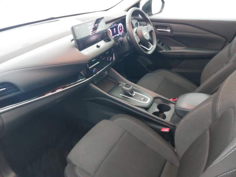 Nissan Qashqai 1.3 Dig-t Mh 158 N-connecta Glass Rf Xtronic Black #5