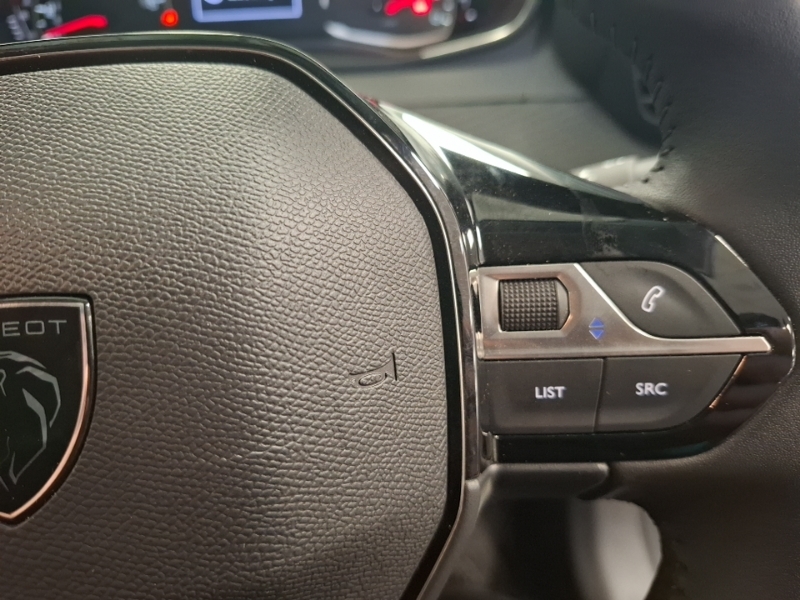 Peugeot 208 1.2 Puretech 100 Allure Yellow #13