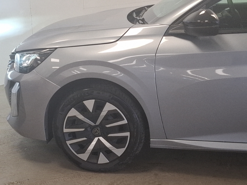 Peugeot 208 1.2 Puretech 100 Allure Yellow #19