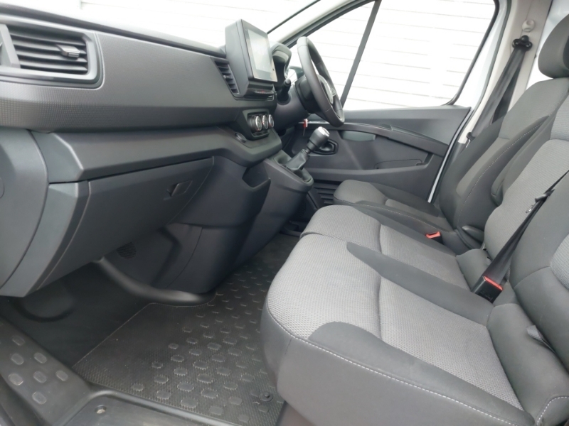 Renault Trafic Sl30 Blue Dci 130 Advance Safety Van White #5