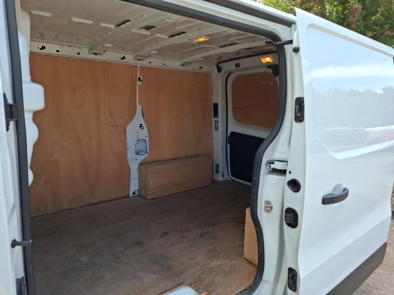 Renault Trafic Sl30 Blue Dci 130 Advance Van White #6