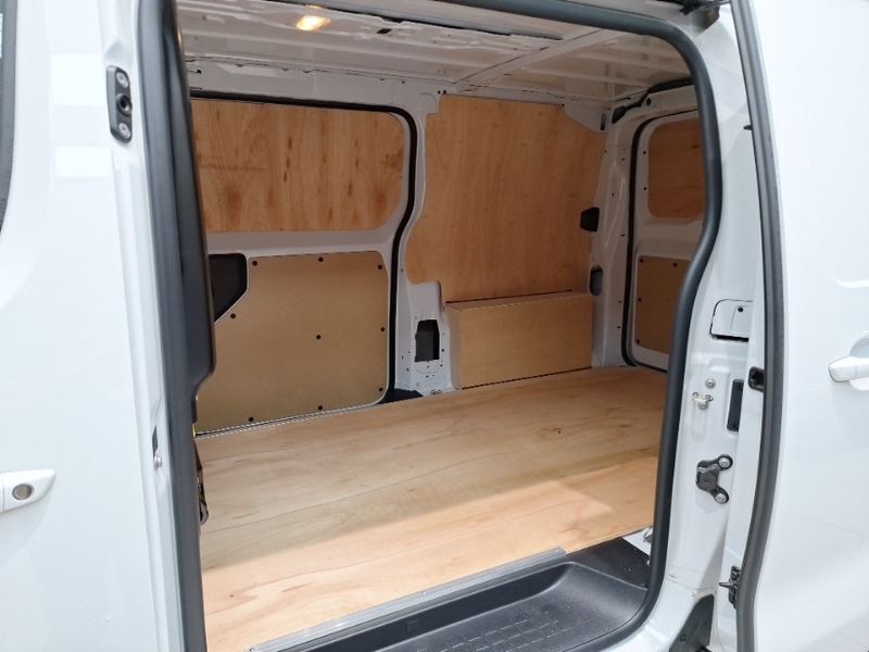 Vauxhall Vivaro 1.5 Turbo D 120 Pro H1 Van White #6