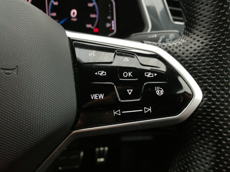 Volkswagen Tiguan Suv White #14