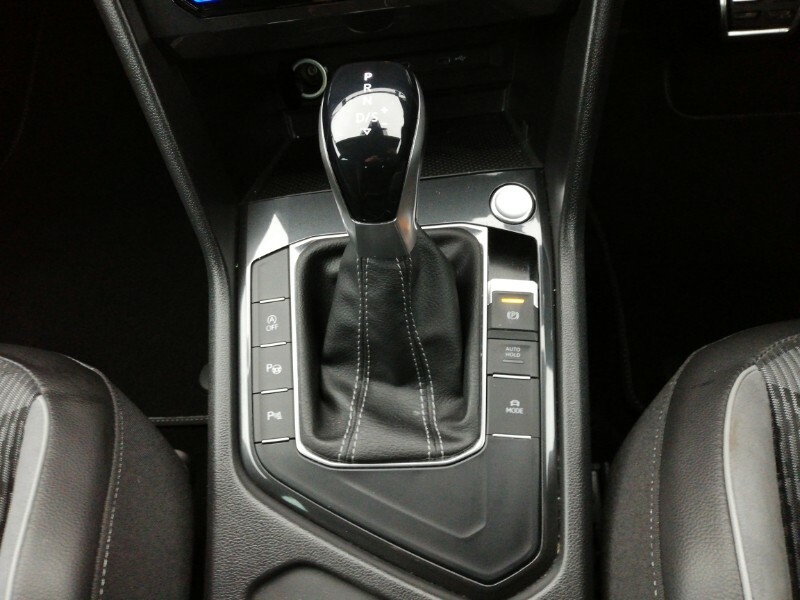 Volkswagen Tiguan Suv White #12