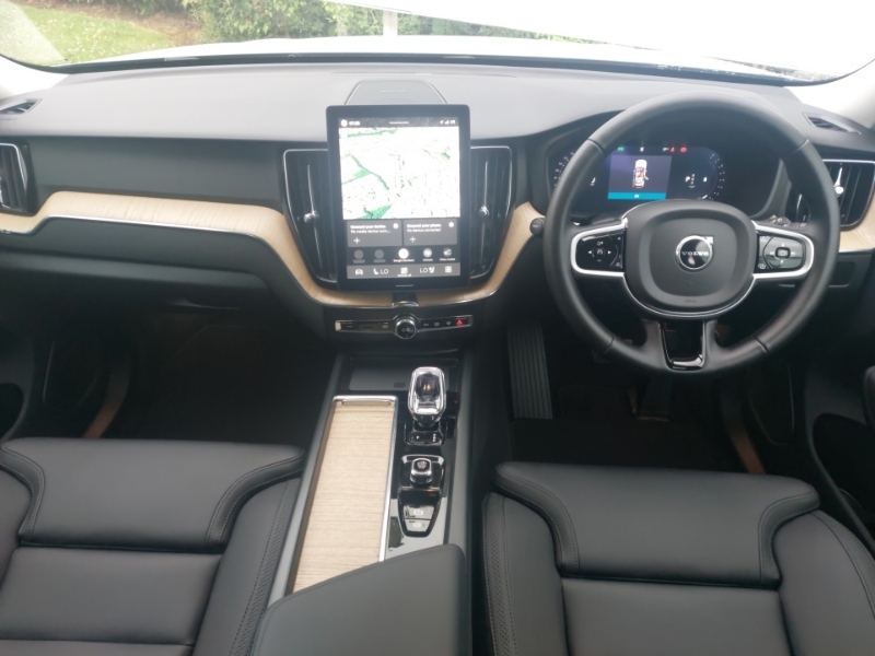Volvo XC60 2.0 B5p Plus Dark Awd Geartronic Grey #3
