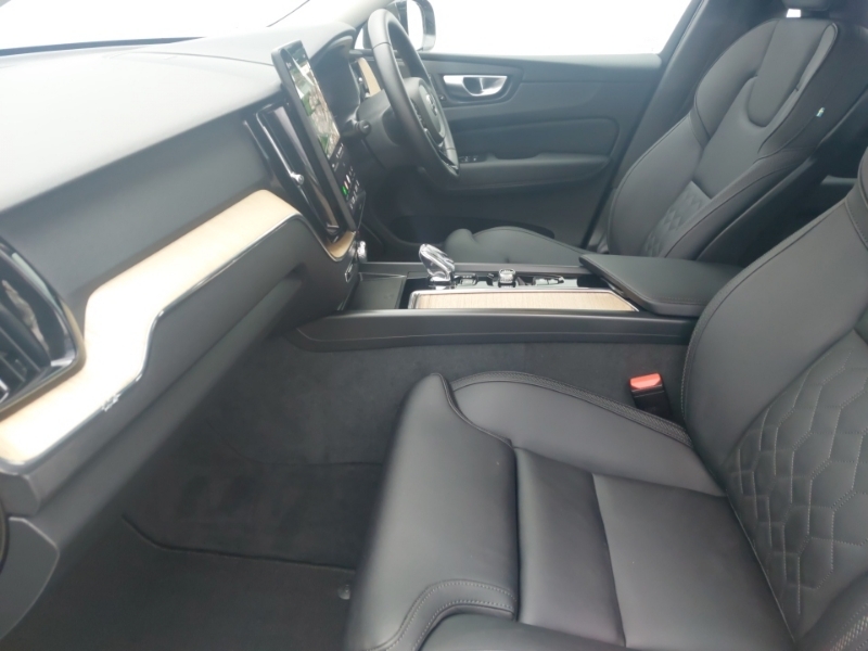 Volvo XC60 2.0 B5p Plus Dark Awd Geartronic Grey #5