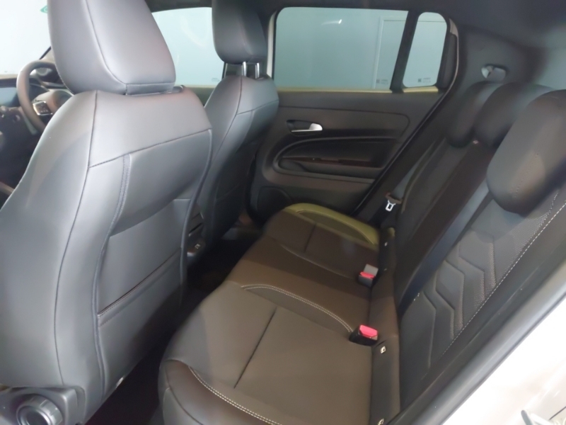 Jeep Avenger 1.2 E-hybrid Altitude Dct Beige #5
