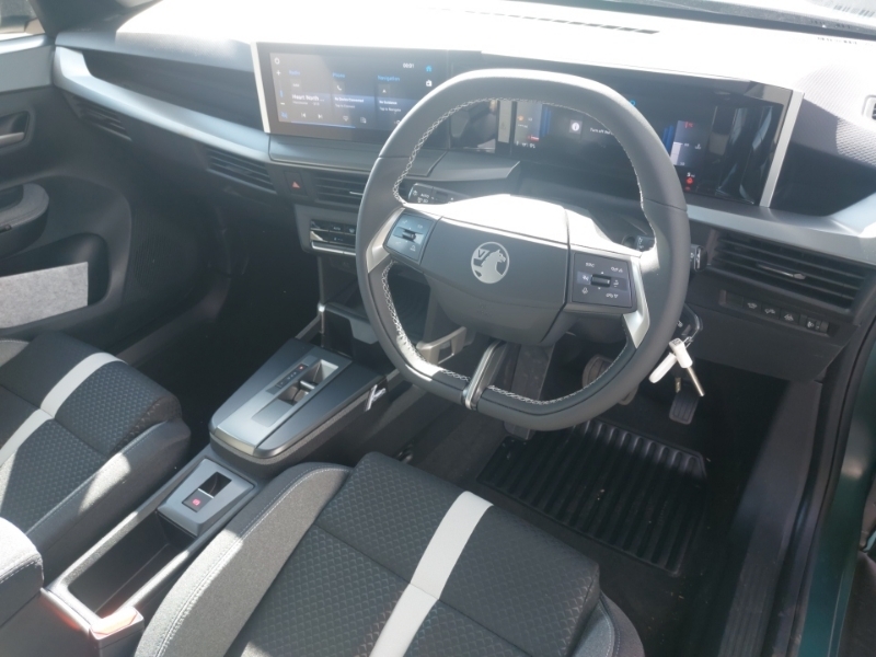 Vauxhall Frontera 1.2 Hybrid 136Ps Design Suv Hybrid E Dc Black #11
