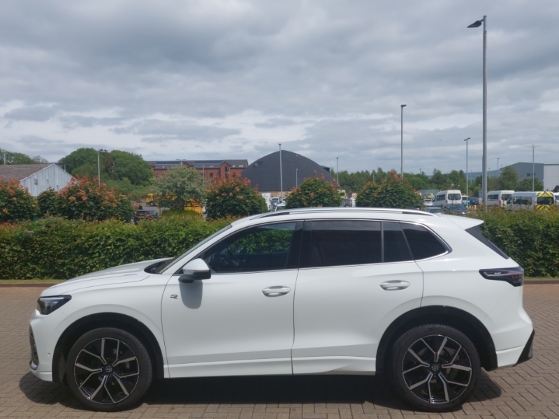 Volkswagen Tiguan 1.5 Etsi 150 R-line Dsg White #4