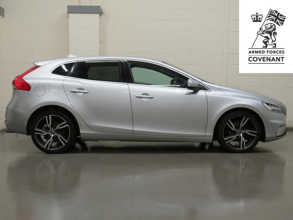 Volvo V40 Hatchback 2.0 D2 R-design Pro Euro 6 Ss 20 KY18EEF Silver #2