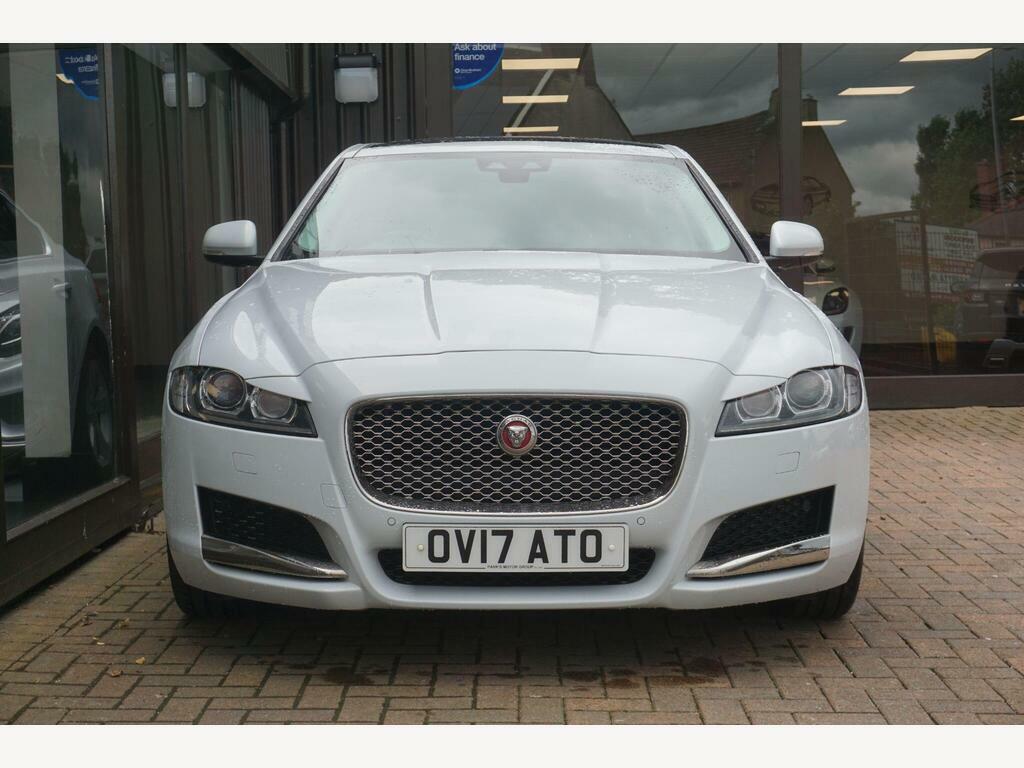 Jaguar XF 2.0D Portfolio Awd Euro 6 S S White #4