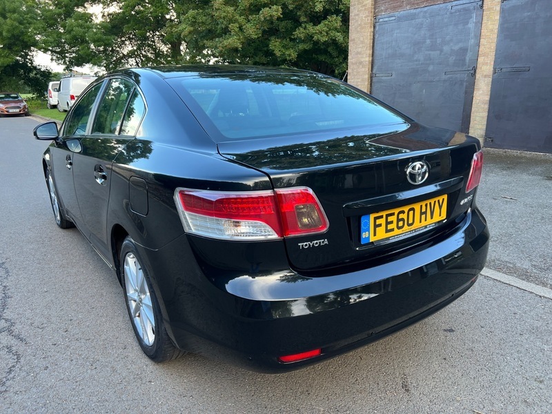 Toyota Avensis Valvematic Tr Black #6