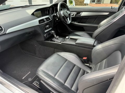 Mercedes-Benz C Class 6.3 C63 V8 HK13FJZ White #2