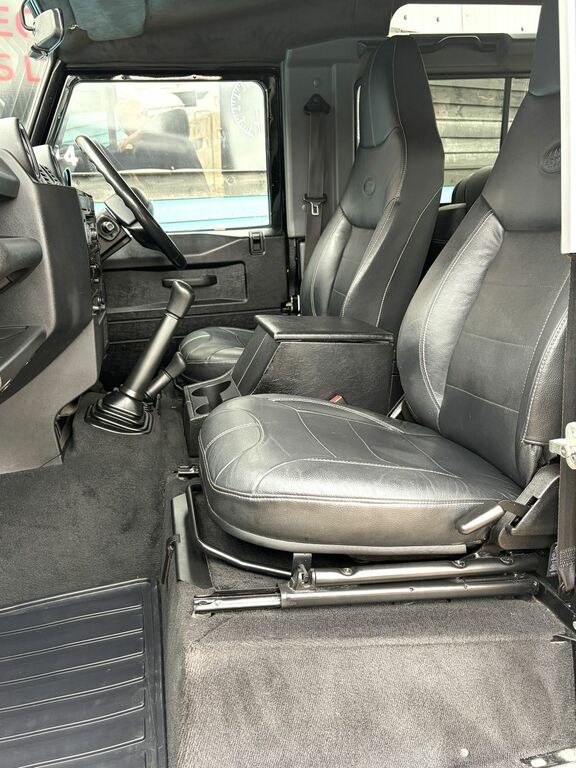 Land Rover Defender 90 2.2 Tdci Landmark Station Wagon 4Wd Black #6