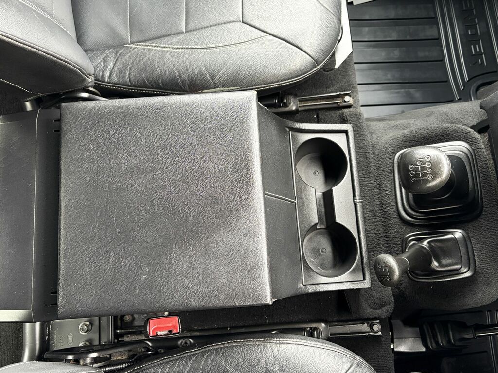 Land Rover Defender 90 Suv Black #17