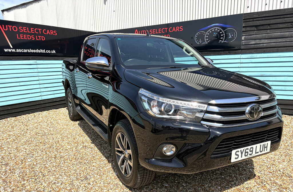 Toyota HILUX 2.4 D-4d Invincible Pickup Double Cab M Black #2