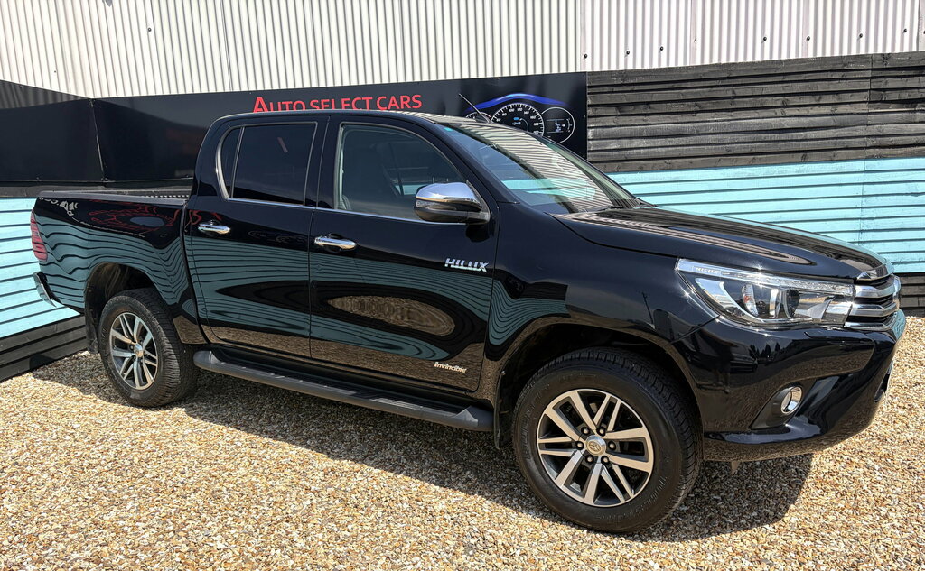 Toyota HILUX 2.4 D-4d Invincible Pickup Double Cab M Black #4