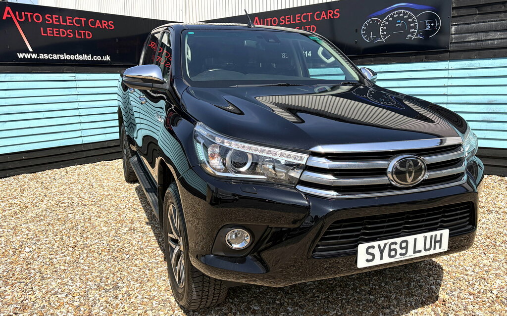 Toyota HILUX 2.4 D-4d Invincible Pickup Double Cab M Black #3