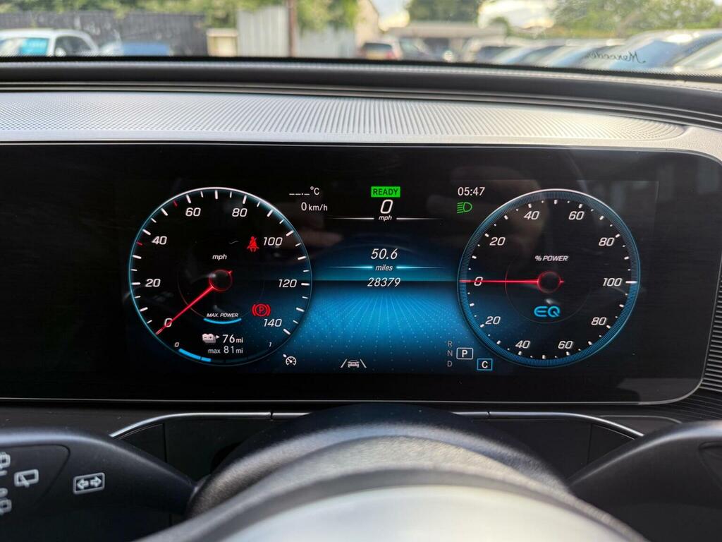 Mercedes-Benz EQC Suv Eqc 400 80Kwh Amg Line Premium 4Matic 5 Grey #4