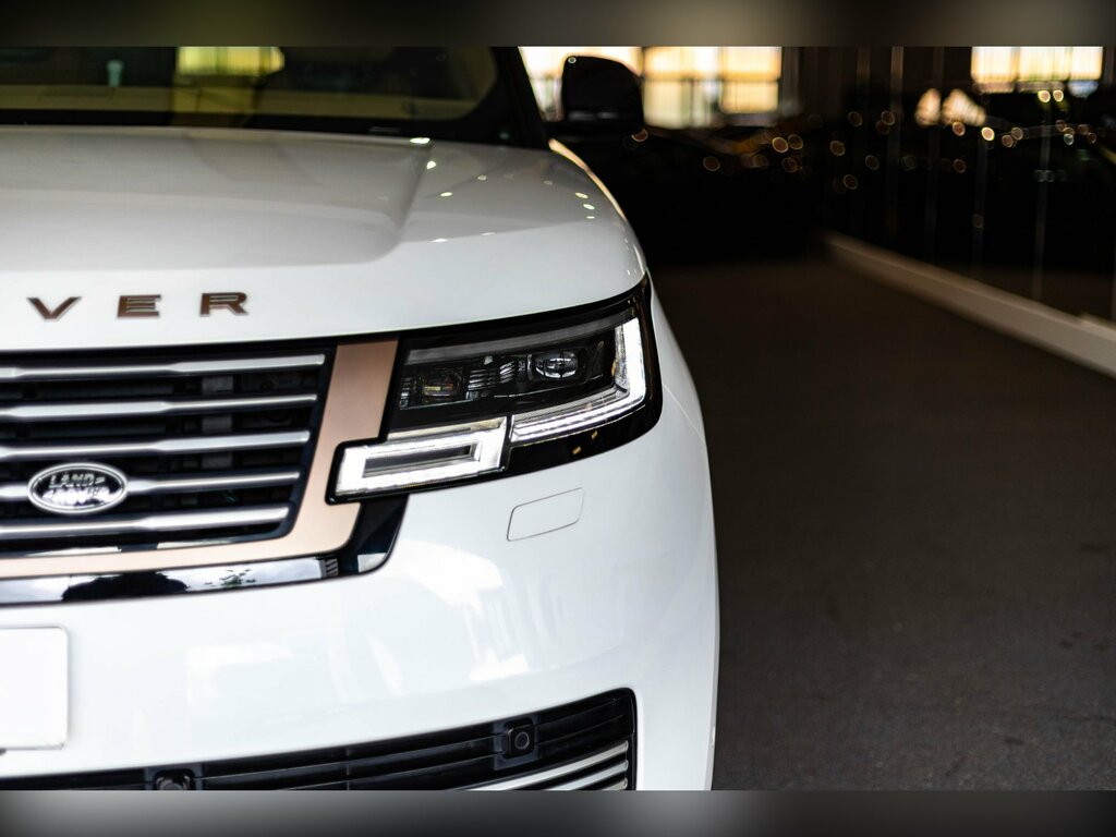Land Rover Range Rover P615 Sv Lwb 4.4 White #4