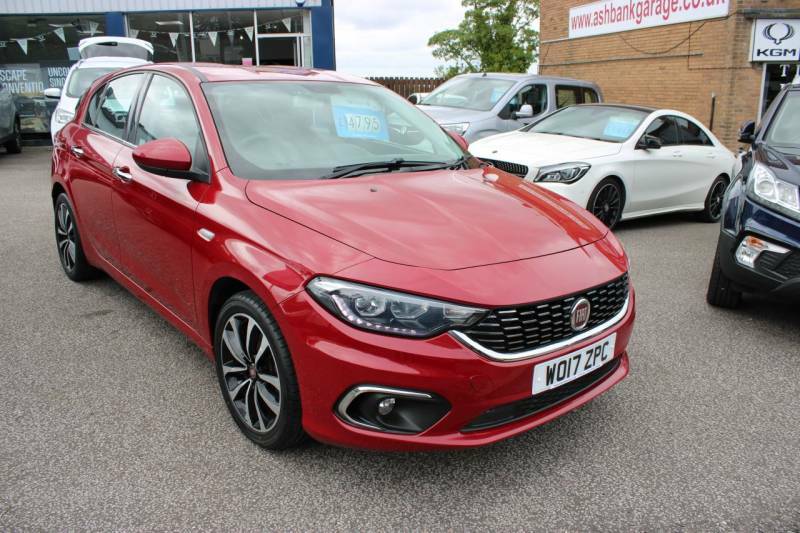 Fiat Tipo 1.4 Mpi Lounge Hatchback Euro 6 Red #3