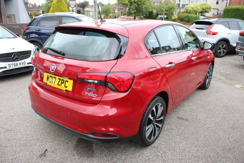 Fiat Tipo 1.4 Mpi Lounge Hatchback Euro 6 Red #5