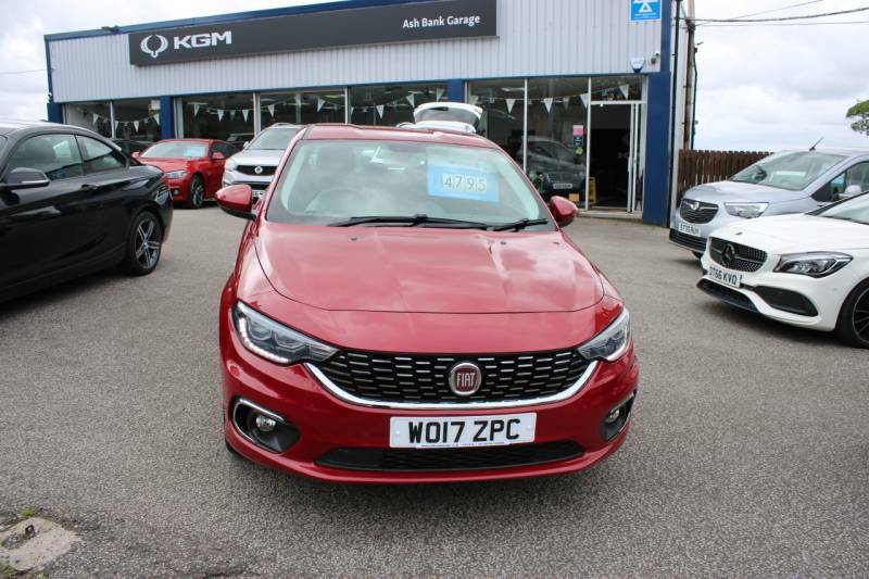Fiat Tipo 1.4 Mpi Lounge Hatchback Euro 6 Red #2