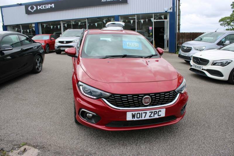 Fiat Tipo 1.4 Mpi Lounge Hatchback Euro 6 Red