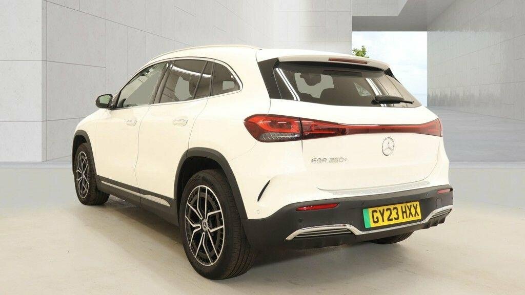 Mercedes-Benz EQA Eqa 250 70.5Kwh Amg Line Premium White #3