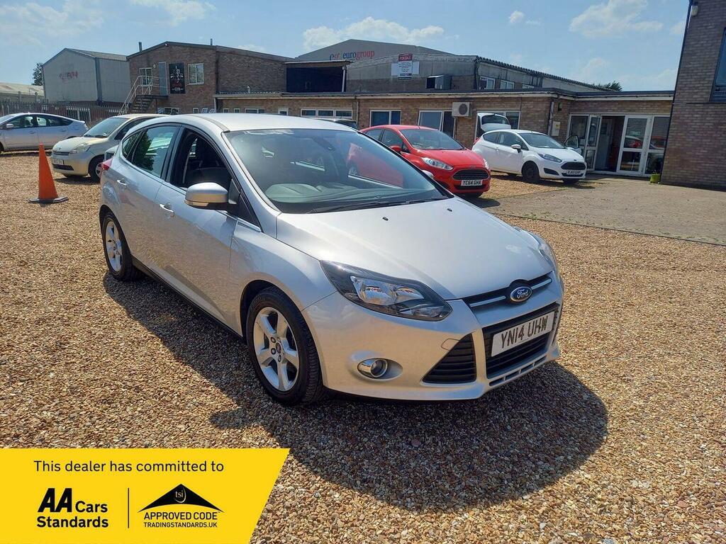 Ford Focus Hatchback 1.6 Tdci Zetec Navigator Euro 5 Ss YN14UHW Silver