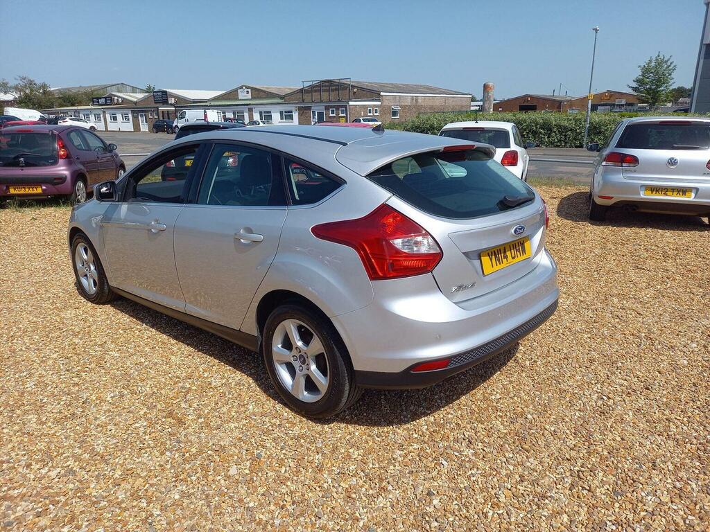 Ford Focus Hatchback 1.6 Tdci Zetec Navigator Euro 5 Ss YN14UHW Silver #5