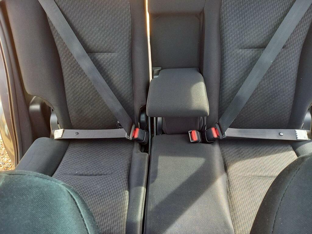 Toyota Verso-S Mpv Silver #14