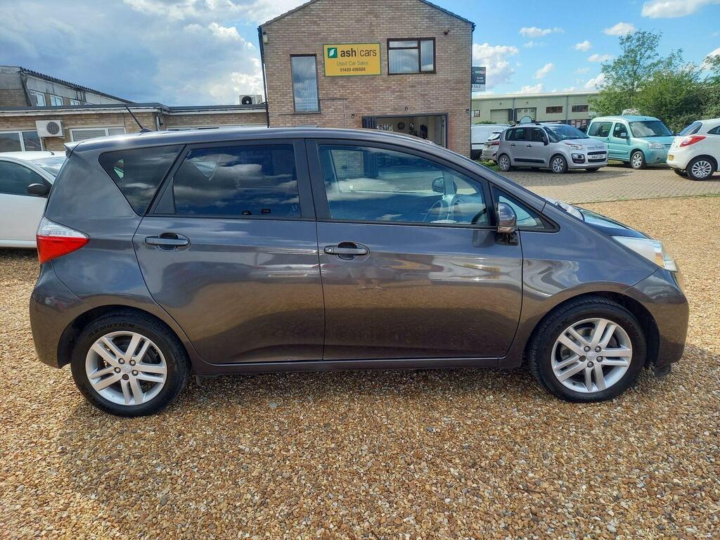 Toyota Verso-S 1.3L Null Blue #8